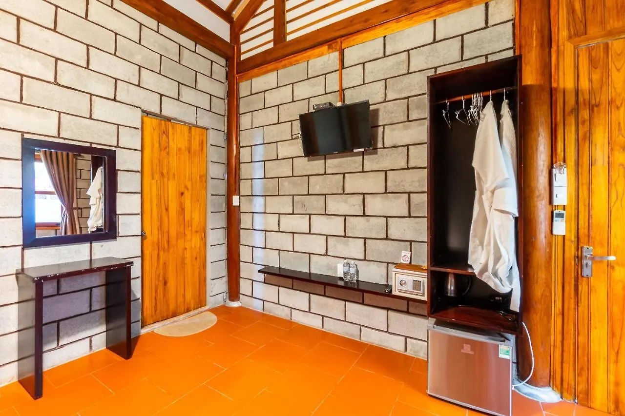 Oyo 467 Hoi An Twin Lake Villa